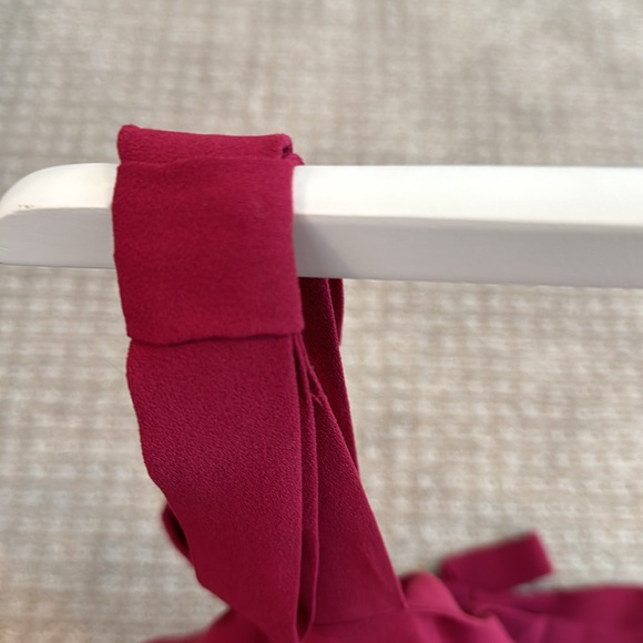 Ann Taylor off the shoulder/strap Top Burgundy- size Medium - Picture 7 of 7